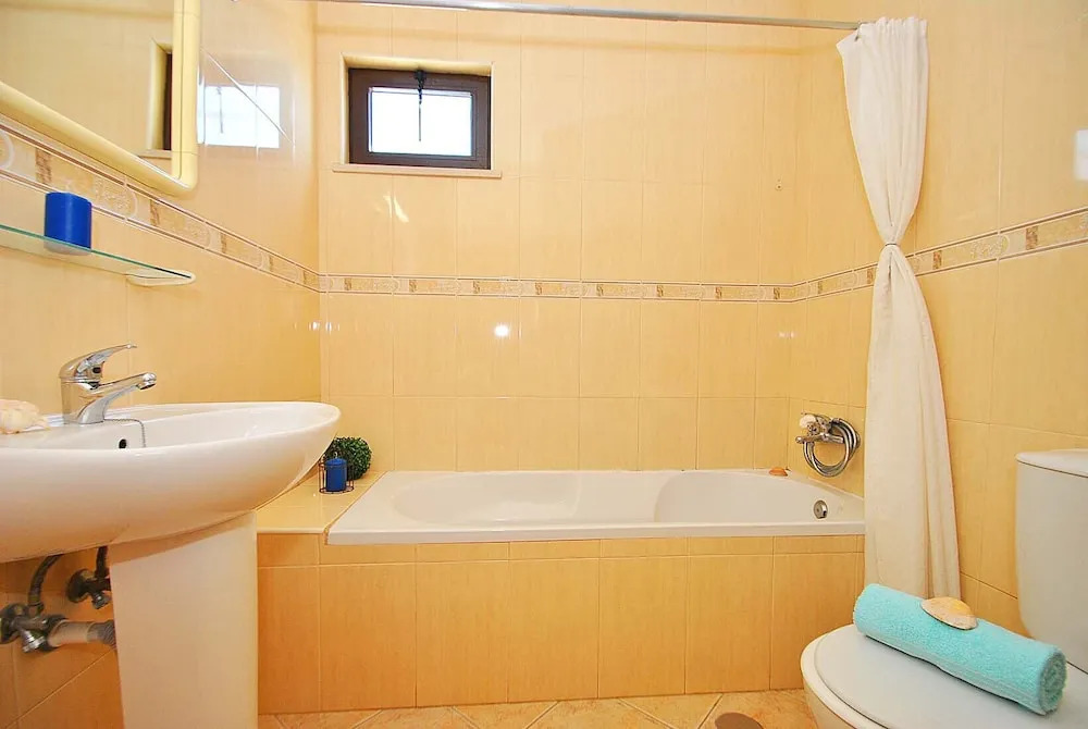 Villa Isis - com piscina aquecível e BBQ - Albufeira