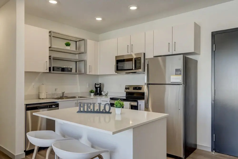FRONTDESK LivRed Campus Apts Haymarket Square Lincoln