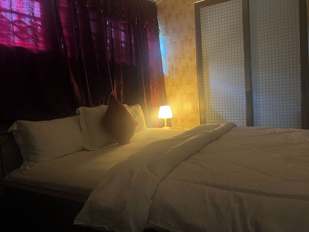 Paskandy Hotel