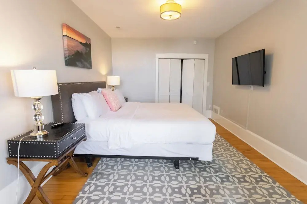 The Newport Lofts - 194 Thames Street
