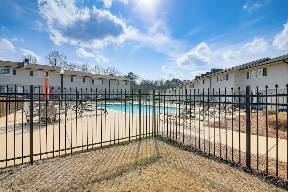 Condo w/ Pool: Walk to University of Mississippi!