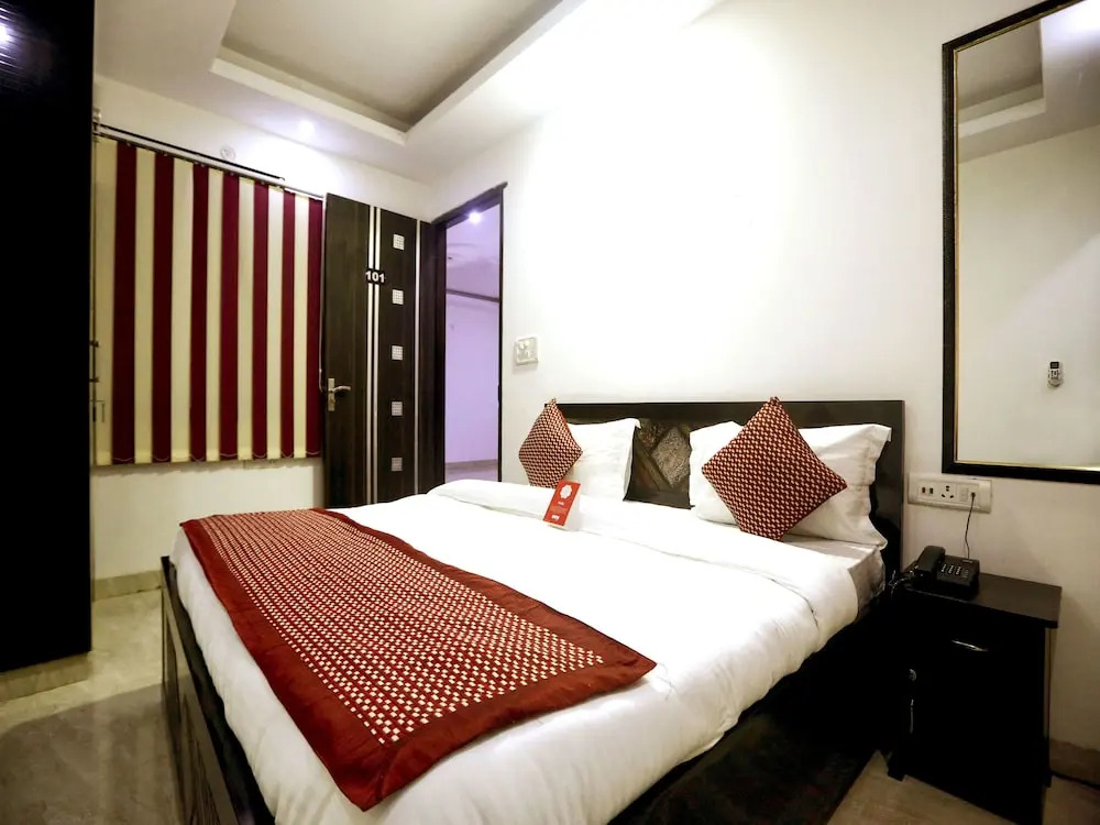 OYO 6720 Hotel Green Palace