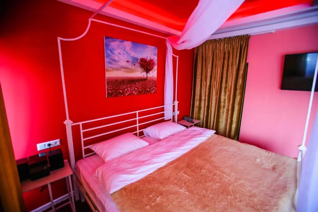 4 Rooms