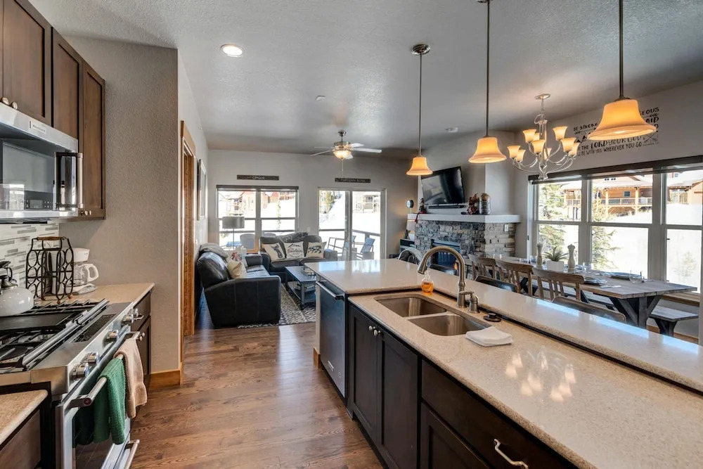 Rendezvous Lookout Point Luxury Chalets by Winter Park Escapes