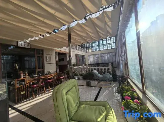 Shangri-La Chimeibongding Homestay