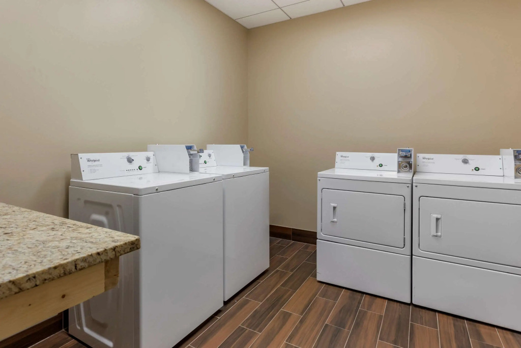 Comfort Inn & Suites Rochelle - DeKalb