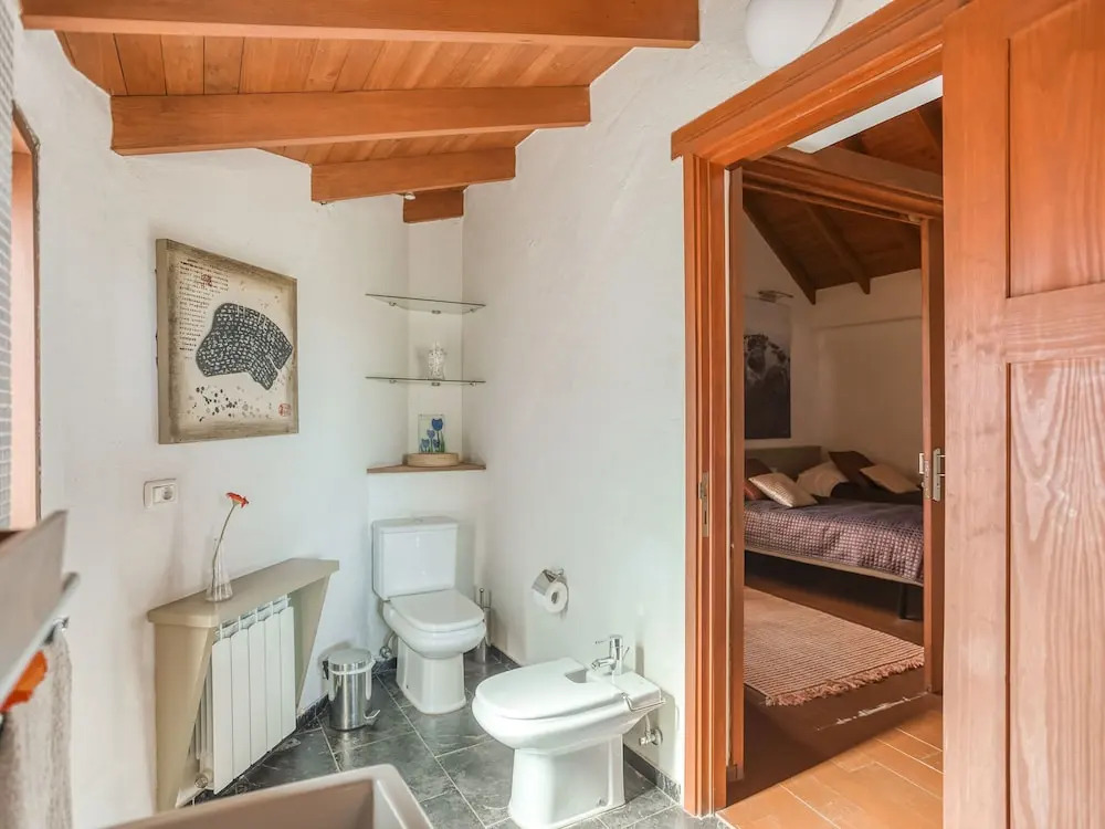 Cozy Holiday Home in San Mateo with Hot Tub