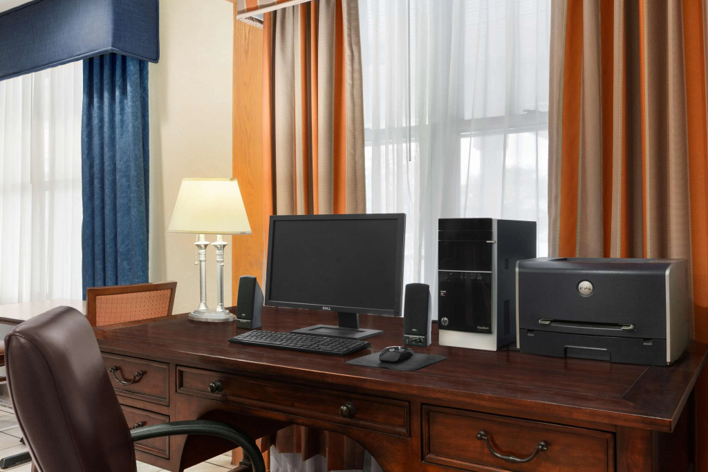 Country Inn & Suites by Radisson, Holland, MI