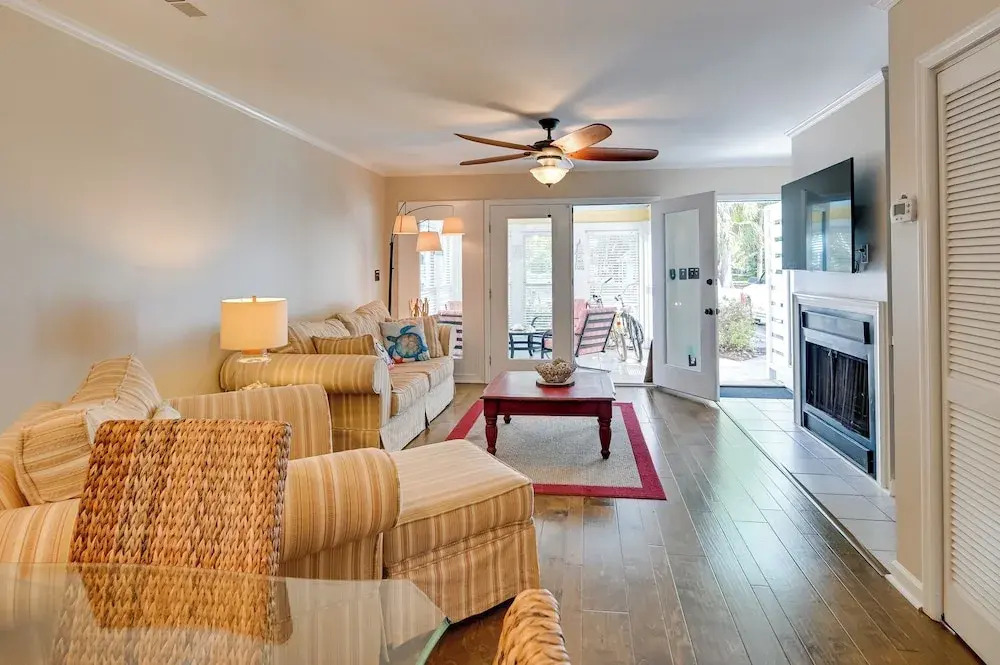 Coastal Vacation Rental - 2 Mi to Huntington Beach