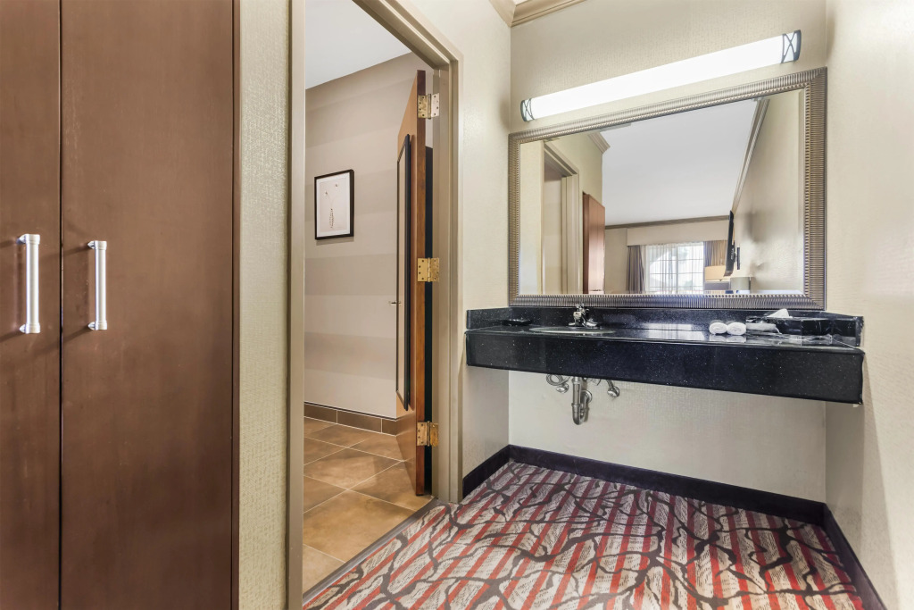 Best Western Plus Brookside Inn