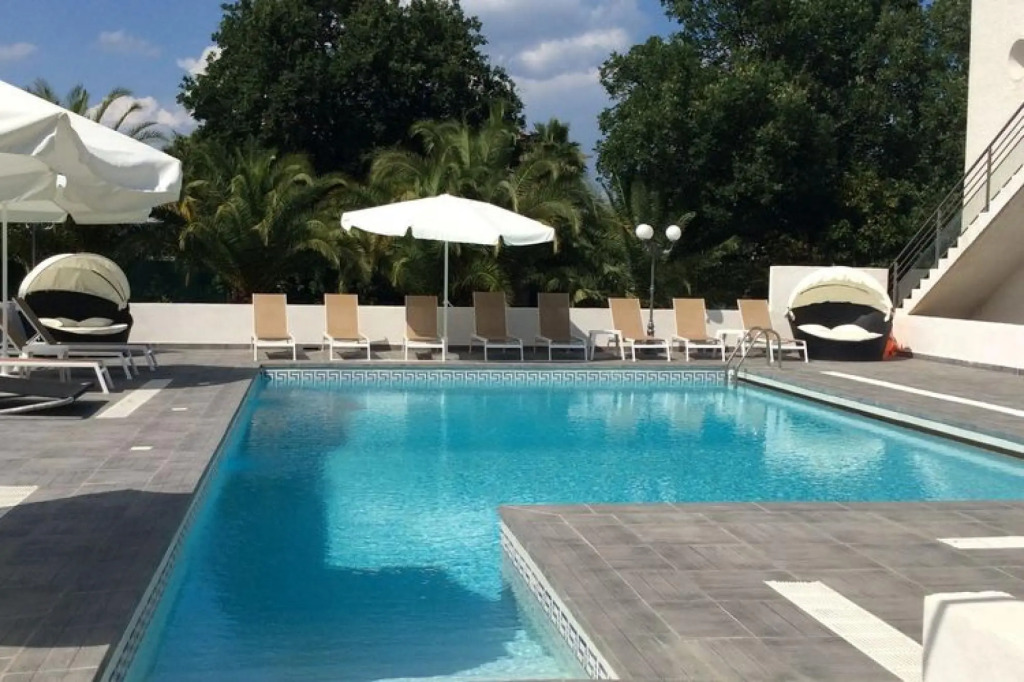 Fully restored house from 1816, swimmingpool, Corsica.