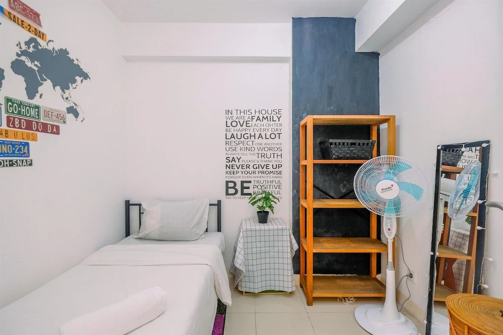 Warm And Cozy 2Br At Low Floor Bassura City Apartment