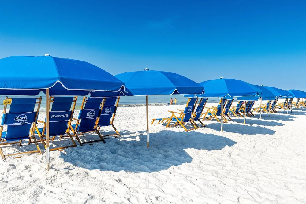 Islander Beach Resort 302 Condo by RedAwning