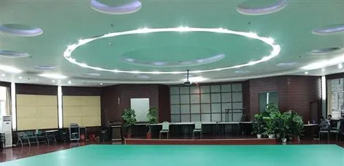 Urumqi Light Hotel