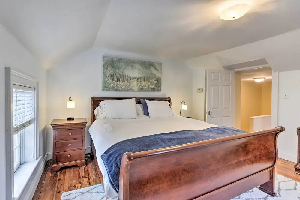 Townhome in Leesburg Historic District