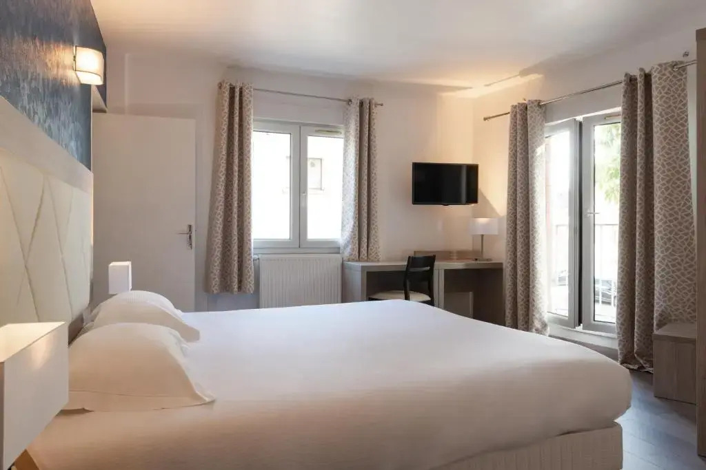 Hôtel de lOrme, Akena