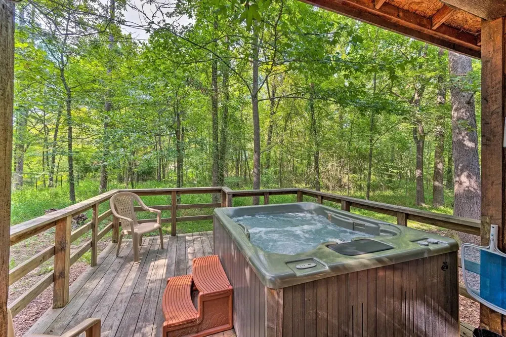 Broken Bow Bungalow - Relaxed Retreat With Deck!