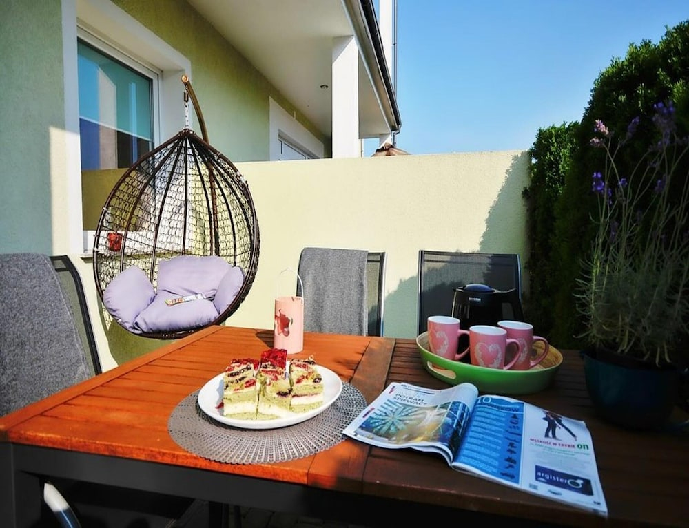 Apartment With a Terrace, Ustronie Morskie