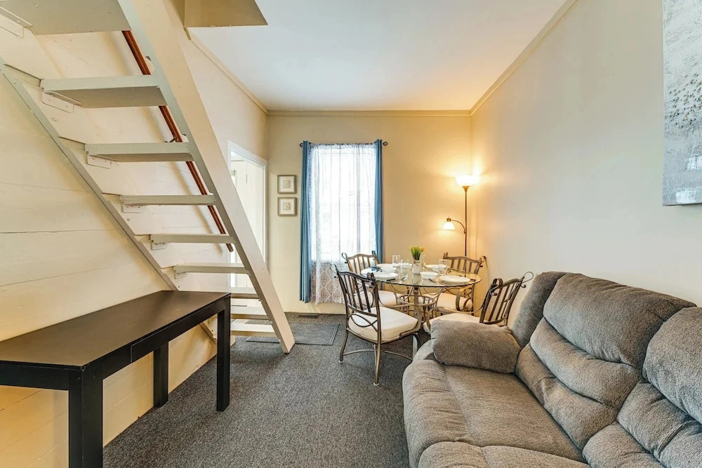 Walkable 2-unit Home Near Dtwn Seneca Falls