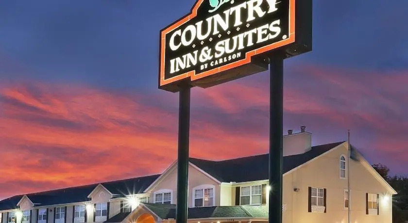 Country Inn and Suites Tulsa