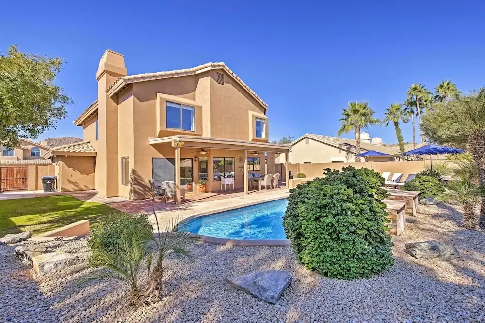 Upscale Phoenix Abode: Walk to South Mountain Park