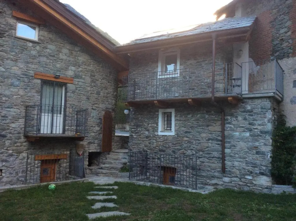 Chez Sylvie Vda-Issogne-001