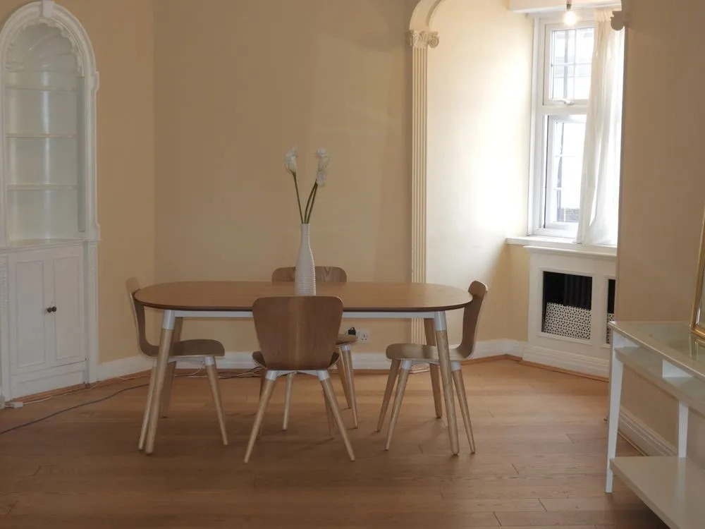 2 Beds Harrods Apartments