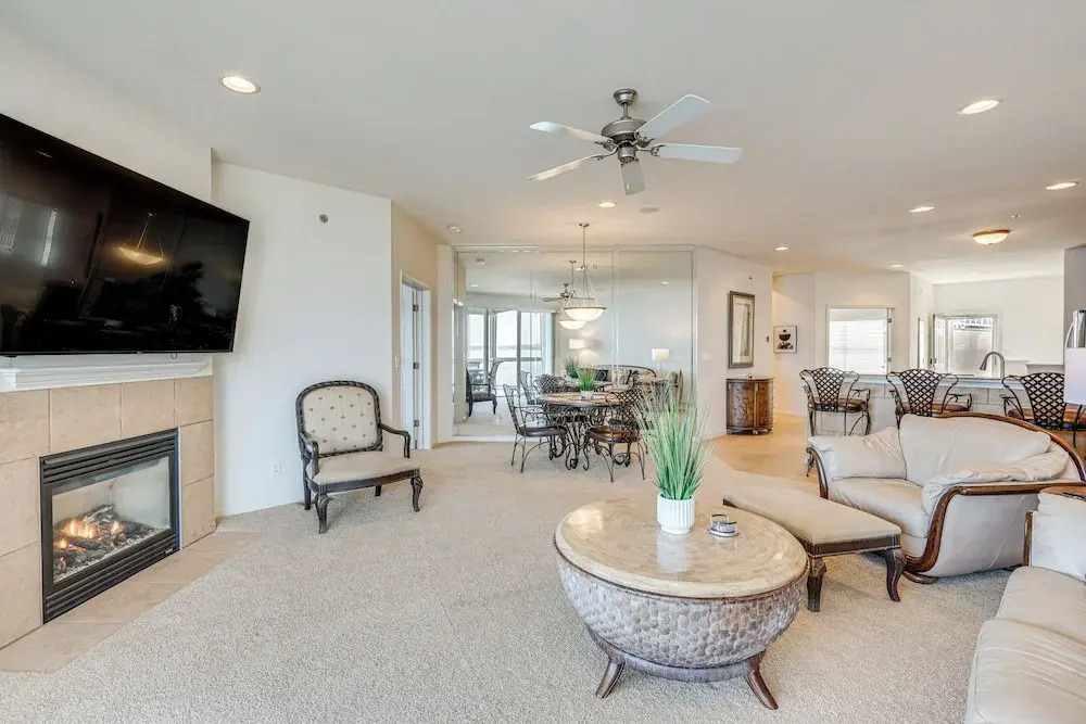 Lakeside Osage Beach Condo in Lands End Community