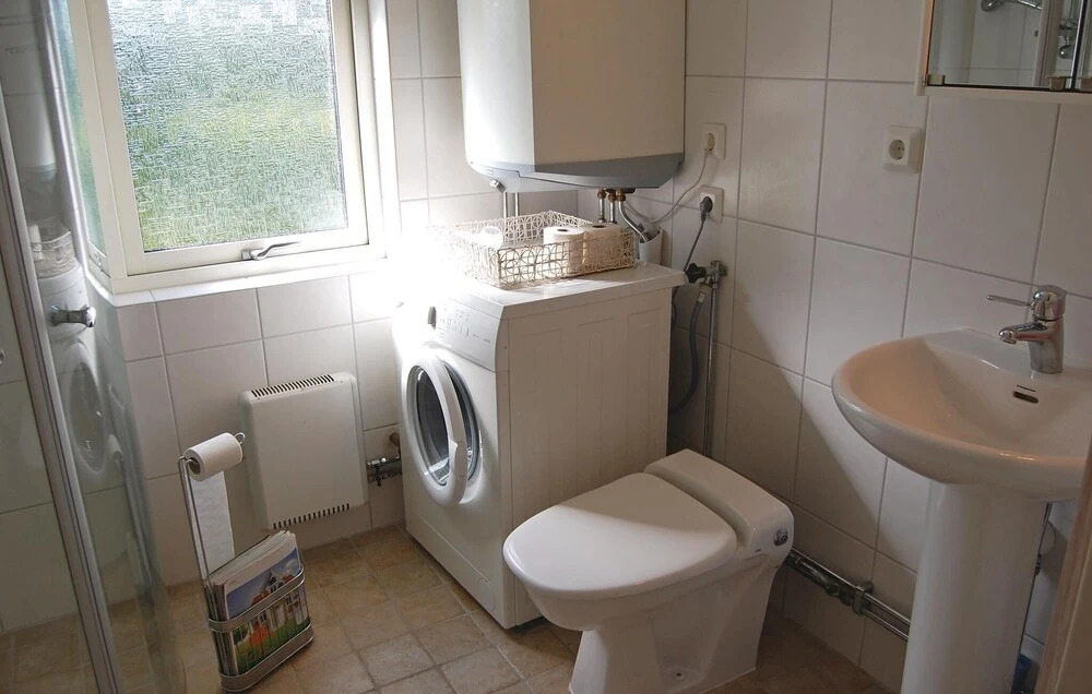 Awesome Home in Gärsnäs With 3 Bedrooms and Wifi