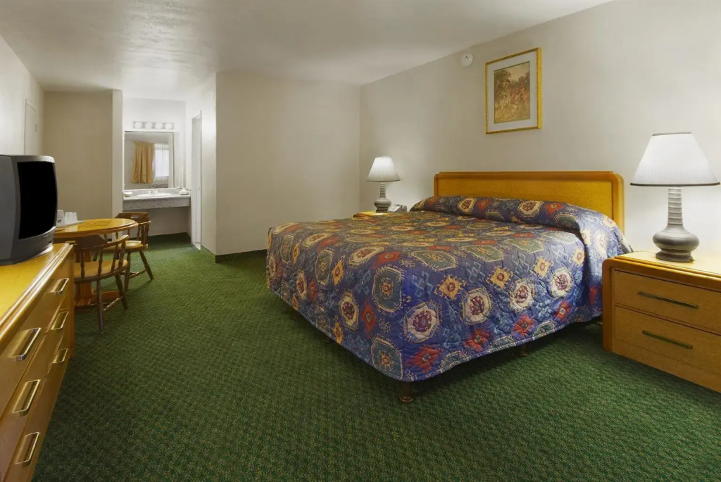 Red Roof Inn Bakersfield