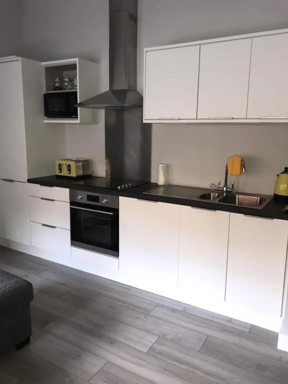 Holiday Rentals Ni-the Avenue Two