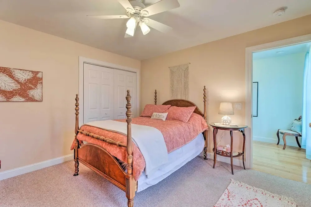 South Kingstown Vacation Rental: 2 Mi to Beach!