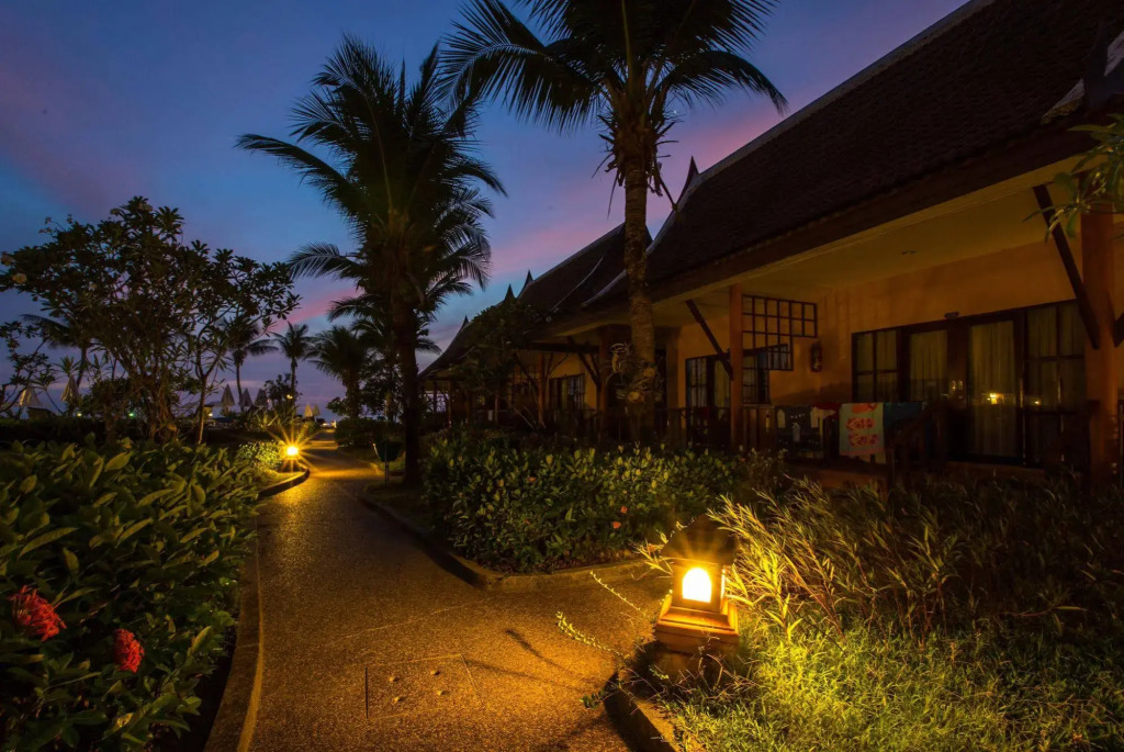 Lanta Casuarina Beach Resort - SHA Plus