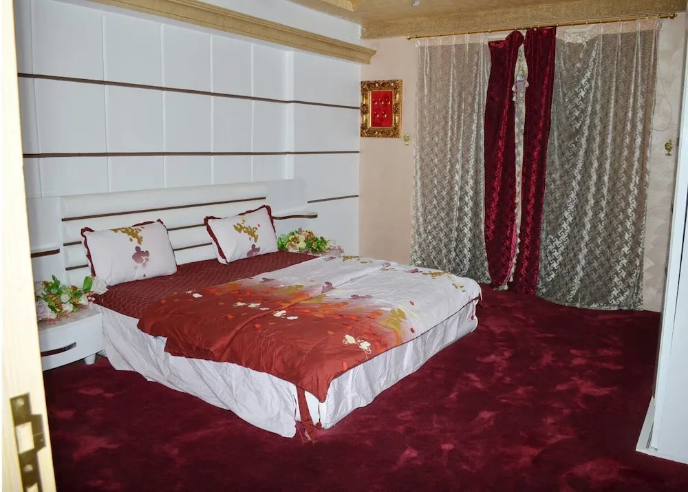 Omseyat Al Sharq Furnished Units 3