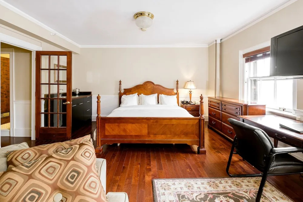 Hotel 340