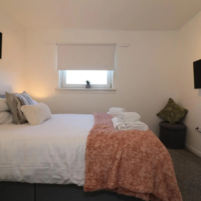 Honeywell House - Airdrie