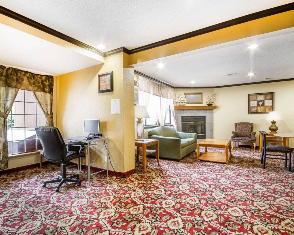 Rodeway Inn & Suites Madison East