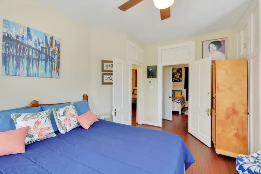 Fuller House Just 3 Blocks To Beach 3 Bedroom Home by Redawning