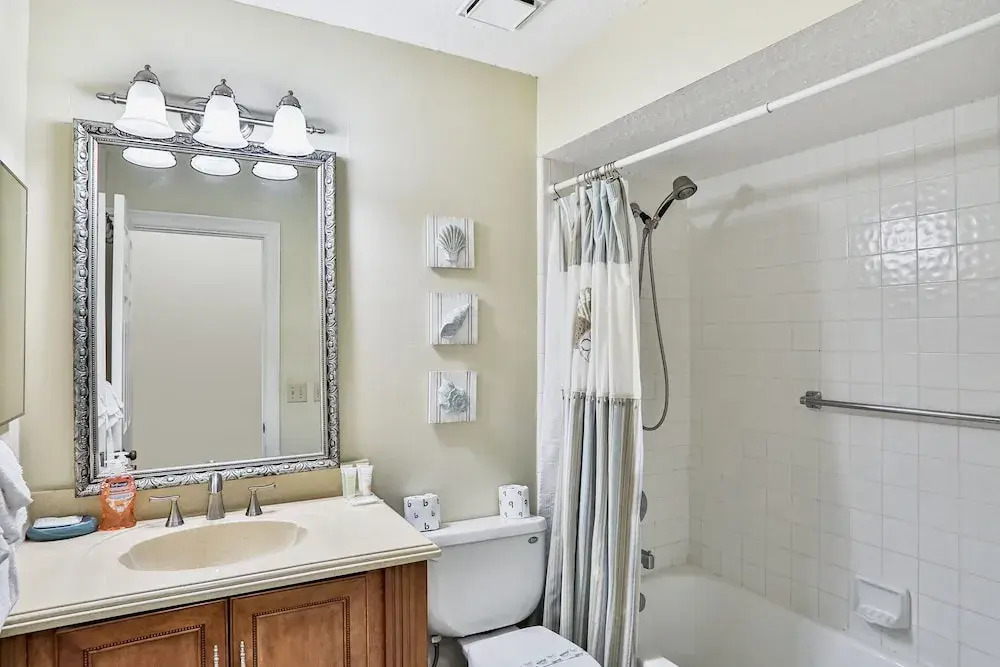 Charming Home With Pool, Patio, Tennis, Central AC, & Washer/dryer