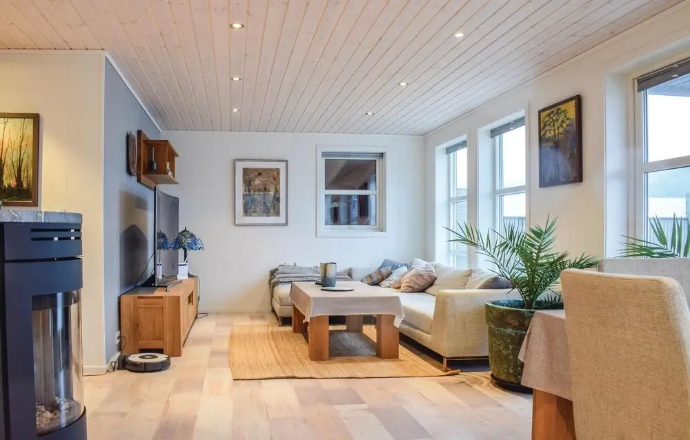 Nice Home in Farsund With 4 Bedrooms and Wifi