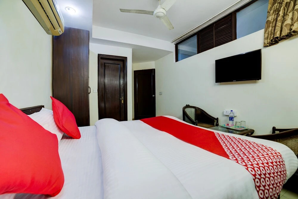 OYO 27979 Krishna Residency