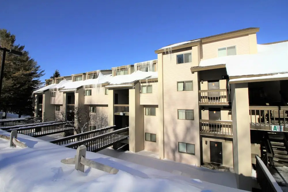 Pinnacle Condo Unit D13 by RedAwning