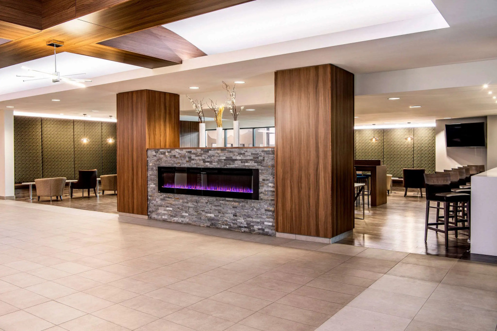 Clarion Hotel & Suites
