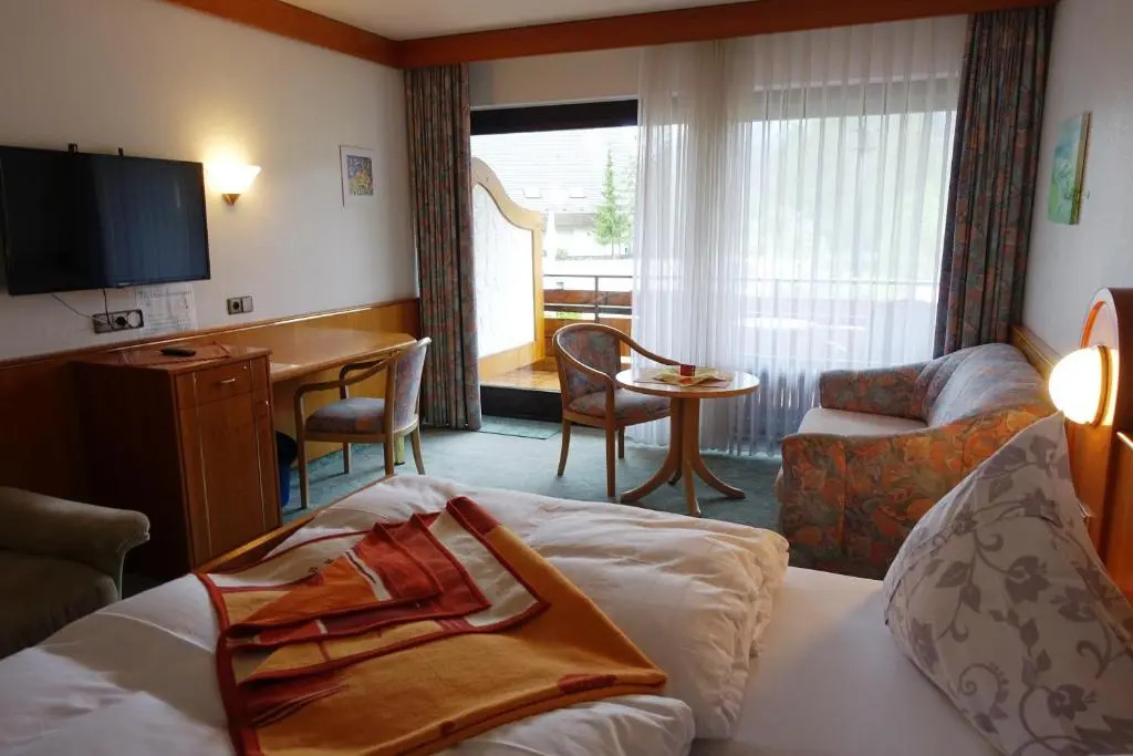 Hotel Hirsch mit Café Klösterle