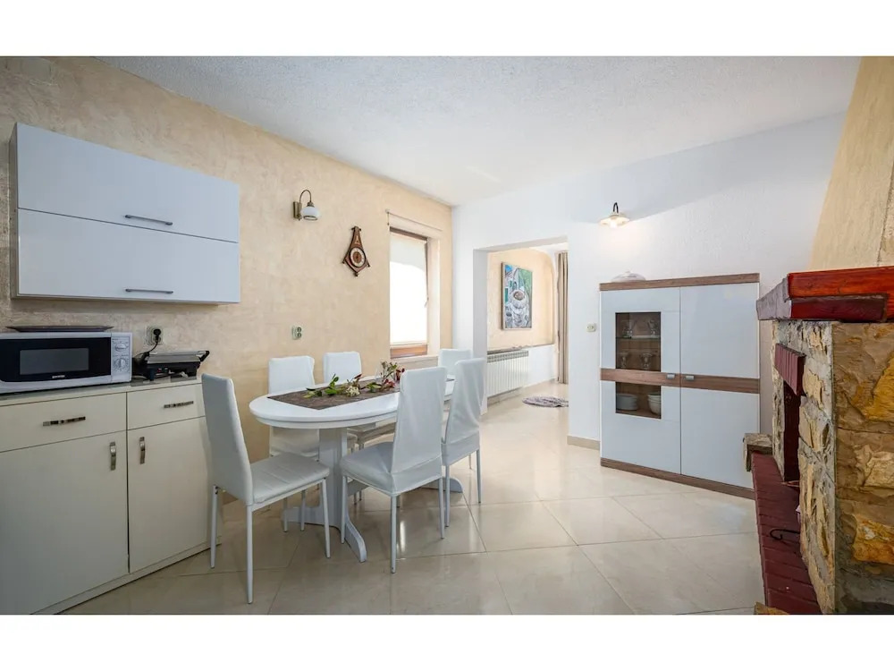 Luxury Holiday House With Private Pool and Large Garden, Near Rabac