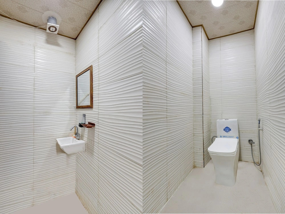 Mauryan Express Hotel Dabri Janakpuri