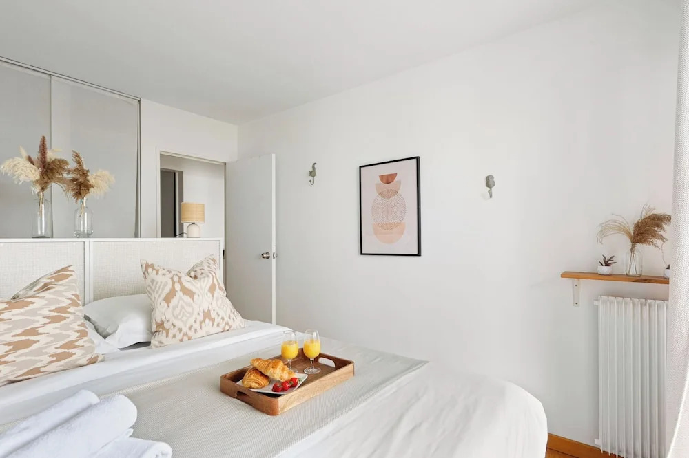 Cozy 2BR Eiffel Tower Area