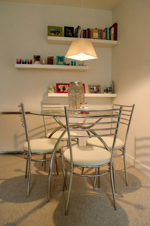 2 Bedroom Flat In Edinburgh