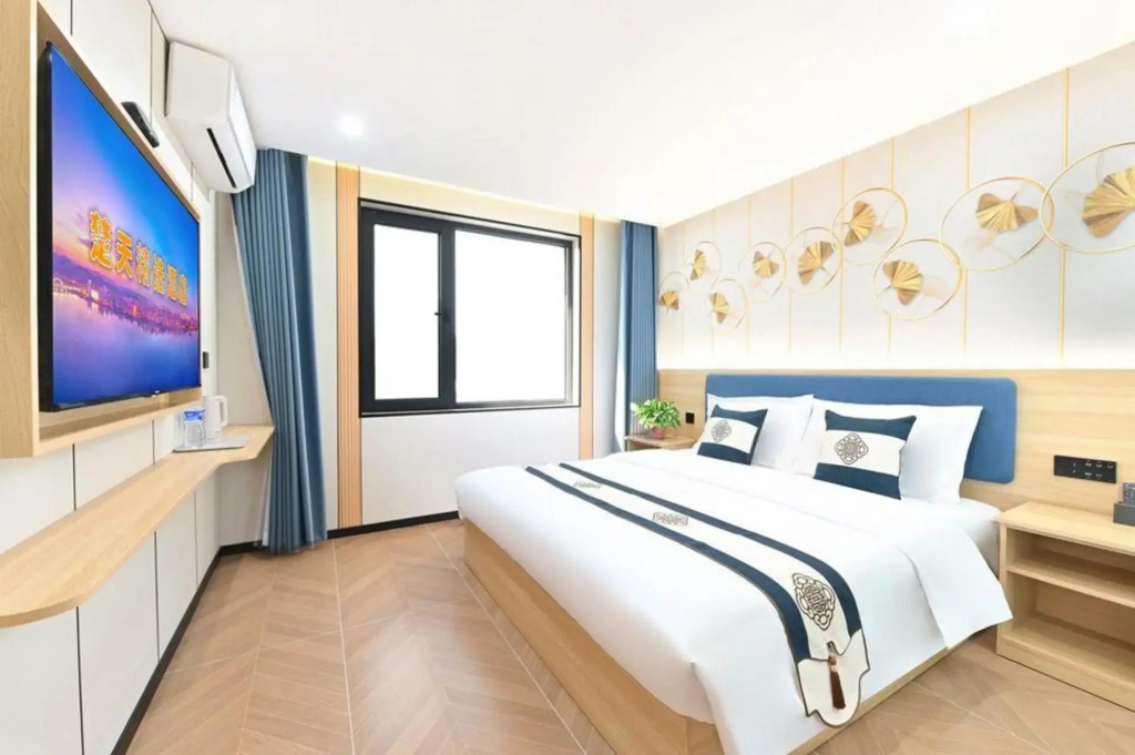 Chutian Hotel(Shibalidian Nanqiao Store)