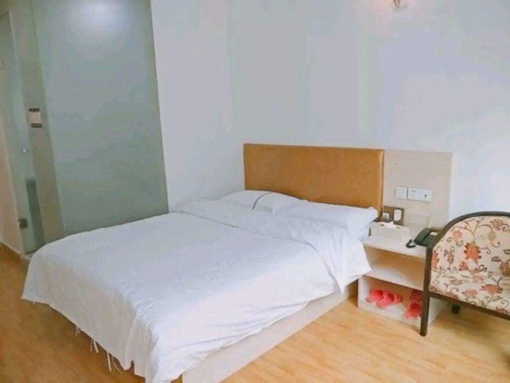 OYO 8016 Qiao Jia Business Hotel